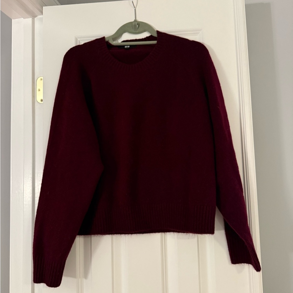 Uniqlo Soufflé Yarn Sweater - Picture 5 of 6